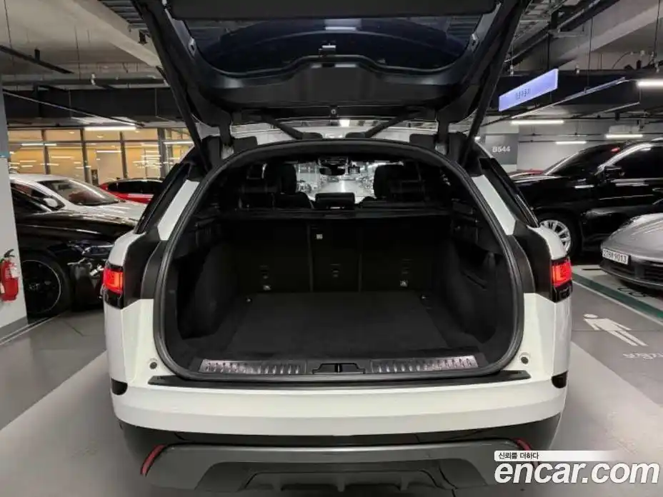 Land Rover Range-Rover Velar 2017 2.0 гидро в Москве № 627622, фото 19