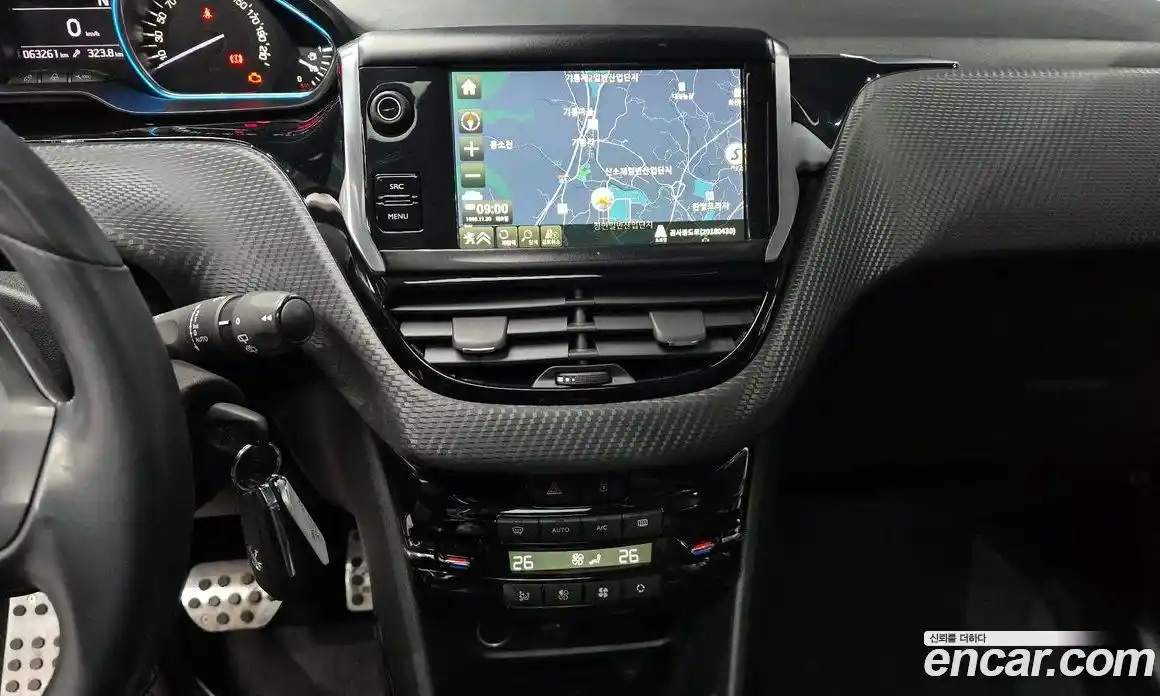 Peugeot 2008 2018 1.6 вариатор в Москве № 717508, фото 16