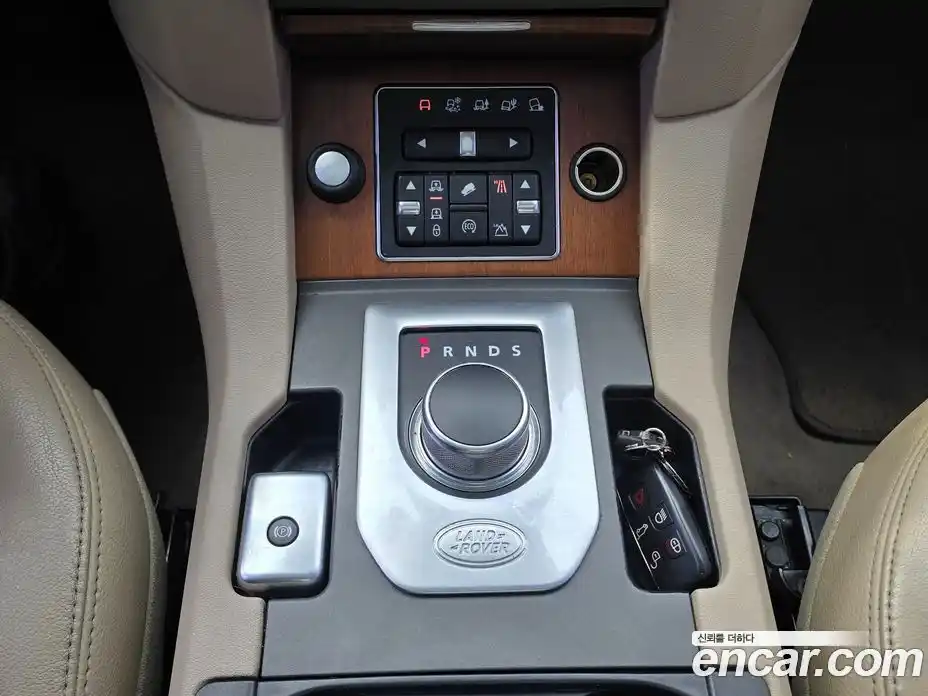 Land Rover Discovery 2016 3.0 гидро в Москве № 724669, фото 13