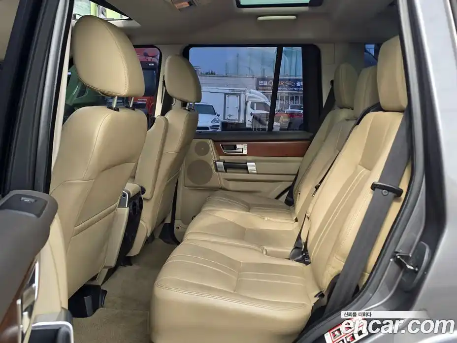 Land Rover Discovery 2016 3.0 гидро в Москве № 724669, фото 9