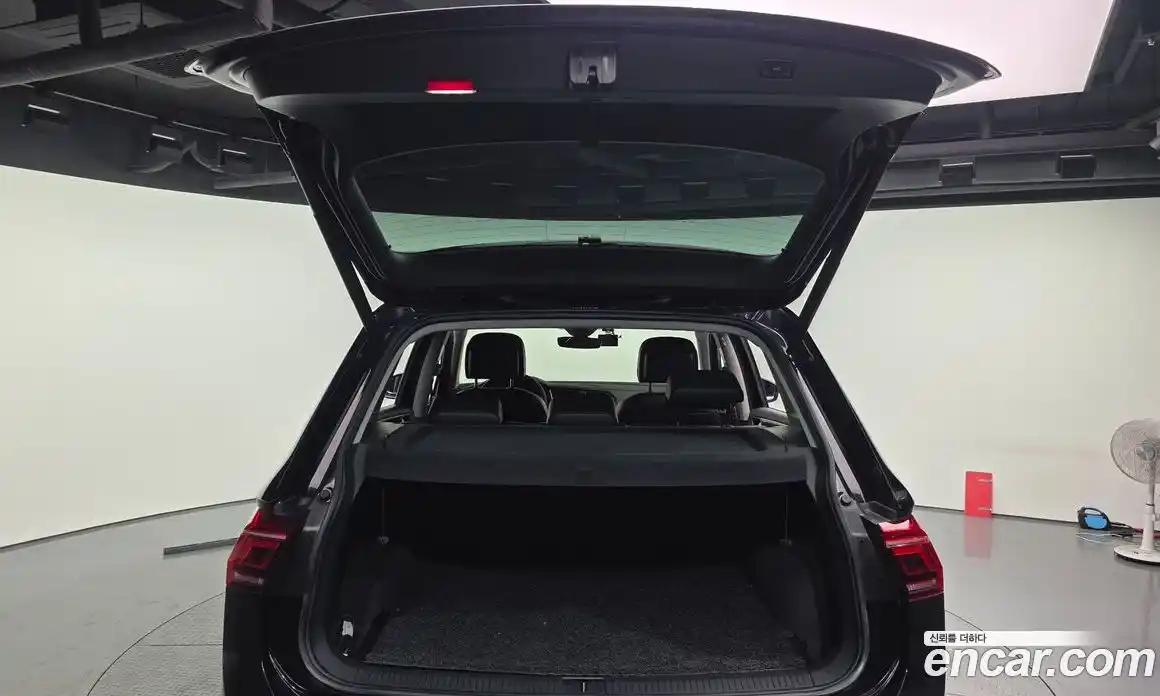 Volkswagen Tiguan 2021 2.0 гидро в Москве № 767152, фото 20