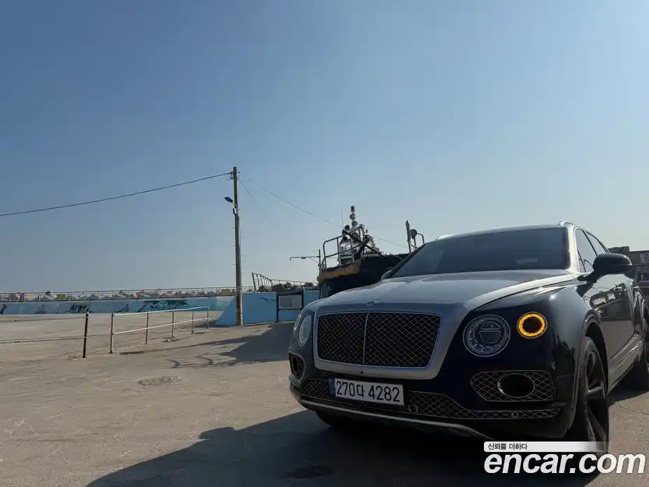 Bentley Bentayga 2017 6.0 гидро в Москве № 798184, фото 9