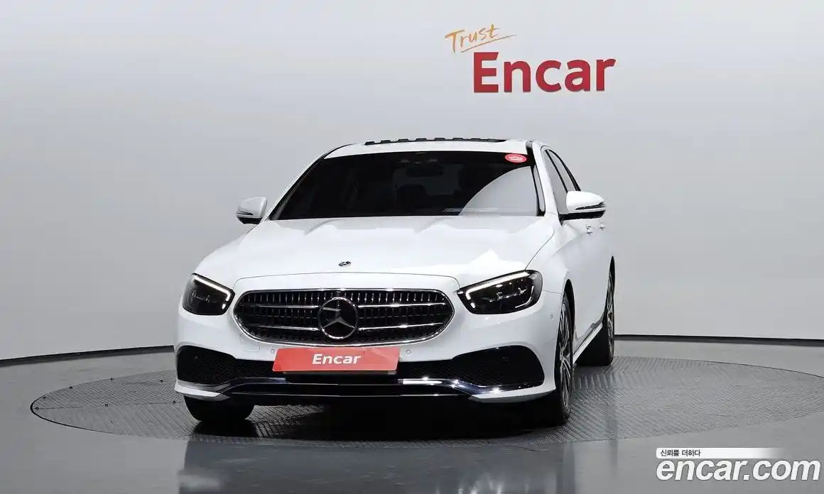Mercedes-Benz E-Class 2022 2.0 гидро, фото 3