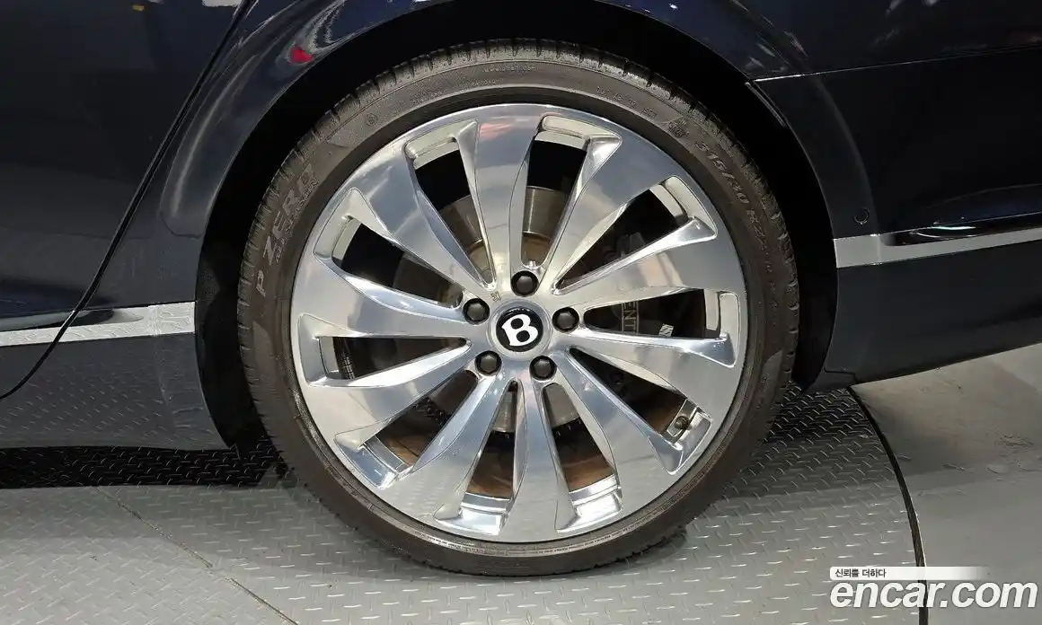 Bentley Flying Spur 2021 4.0 гидро в Москве № 816526, фото 5