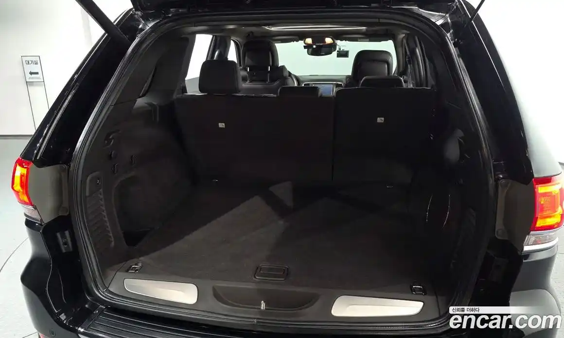 Jeep Cherokee 2018 3.0 гидро в Москве № 826633, фото 20