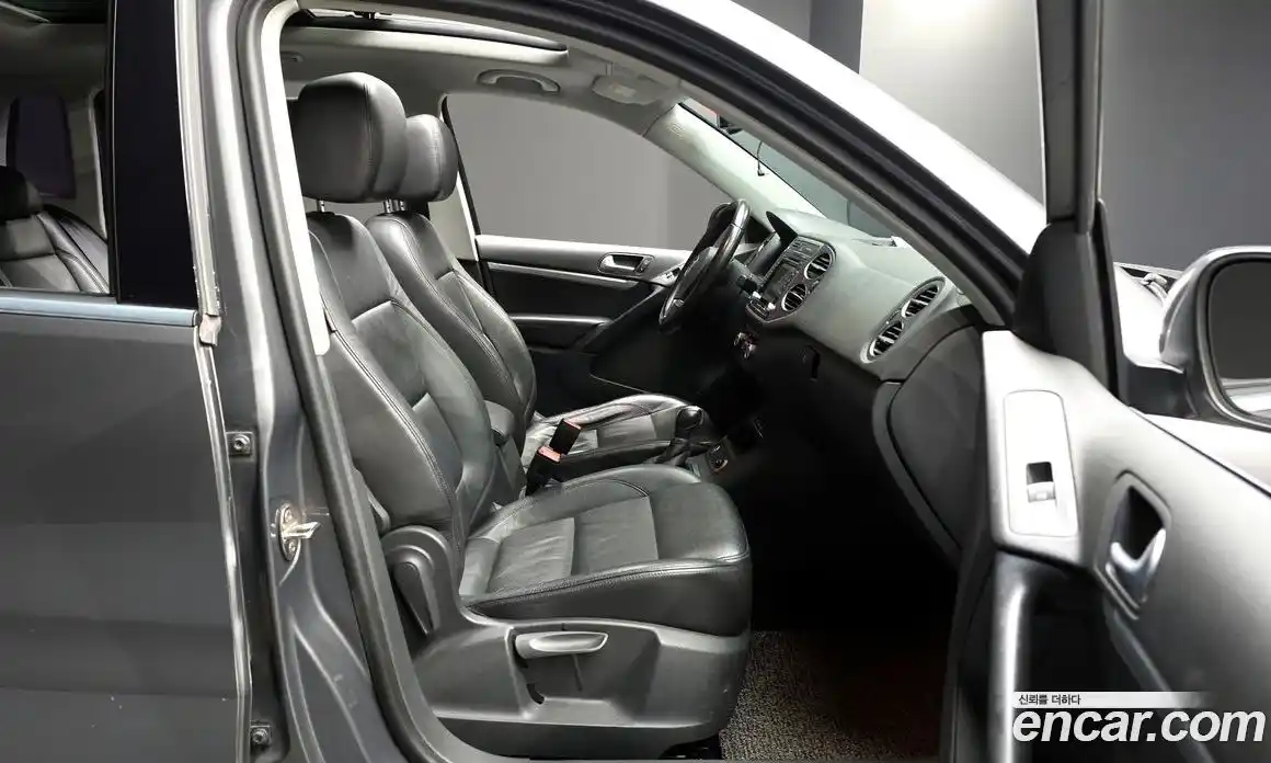 Volkswagen Tiguan 2014 2.0 гидро в Москве № 862450, фото 10