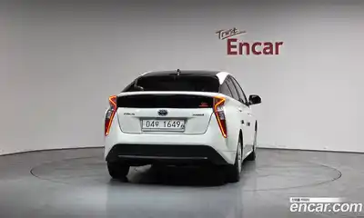 Toyota Prius 2017 1.8 гидро в Москве № 863007, миниатюра 4