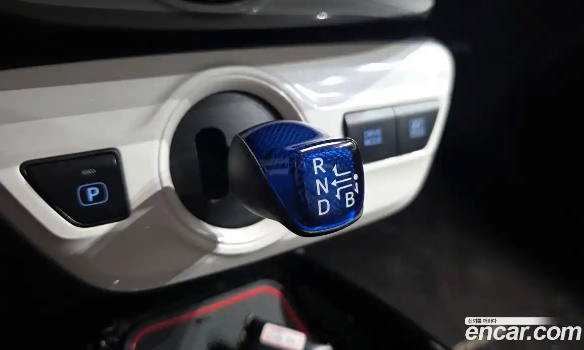 Toyota Prius 2017 1.8 гидро в Москве № 863007, фото 9