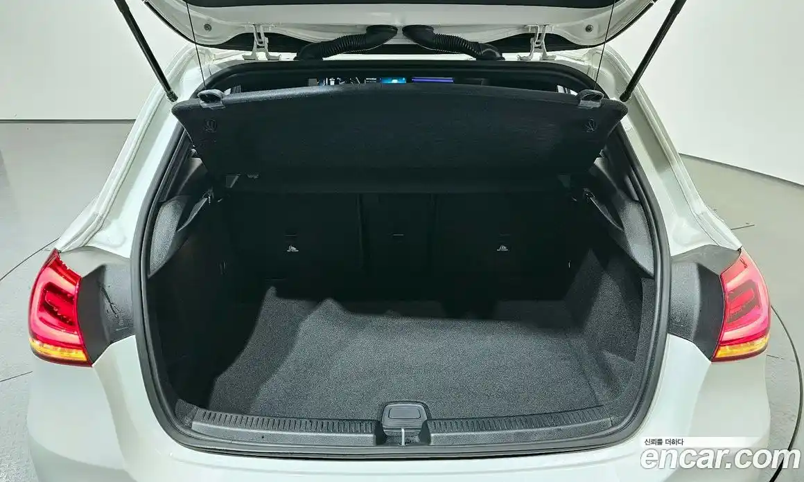 Mercedes-Benz A-Class 2022 2.0 гидро в Москве № 892677, фото 20
