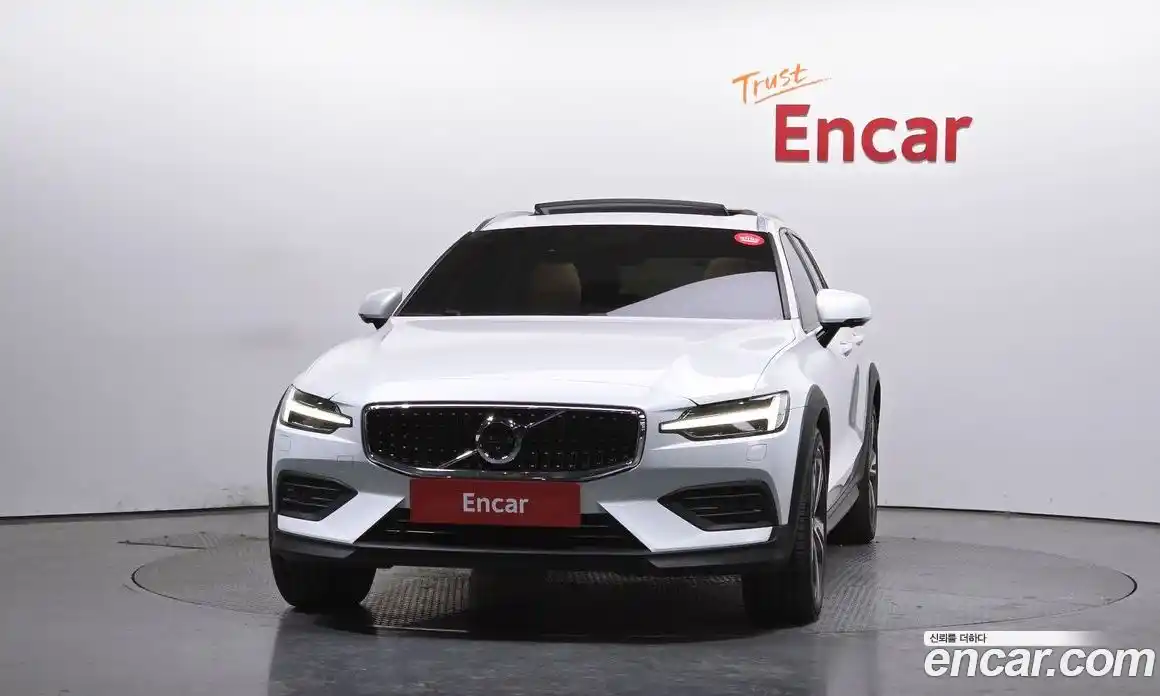 Volvo V60 2021 2.0 гидро в Москве № 894291, фото 3