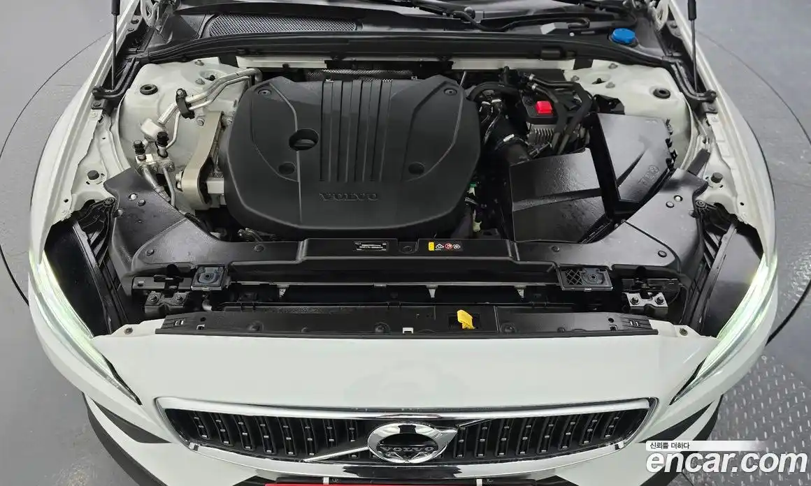 Volvo V60 2021 2.0 гидро в Москве № 894291, фото 6