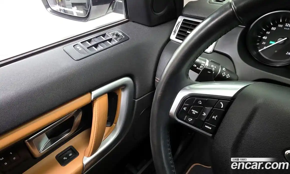 Land Rover Discovery Sport 2018 2.0 гидро в Москве № 894629, фото 17