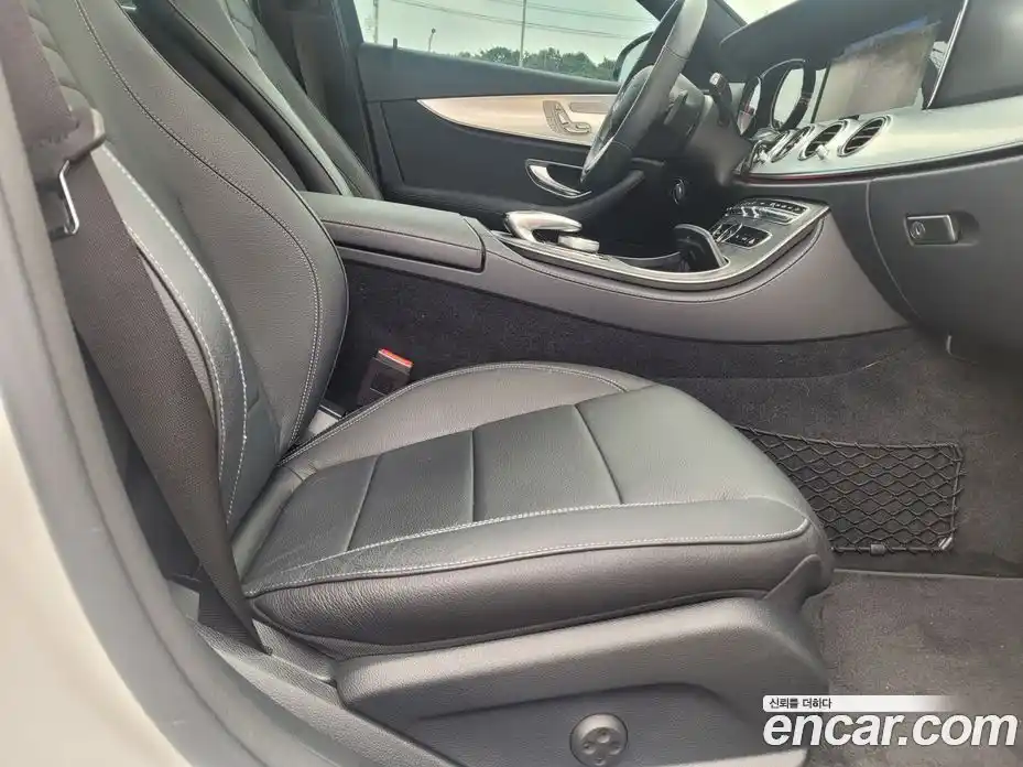 Mercedes-Benz E-Class 2020 2.0 гидро, фото 16
