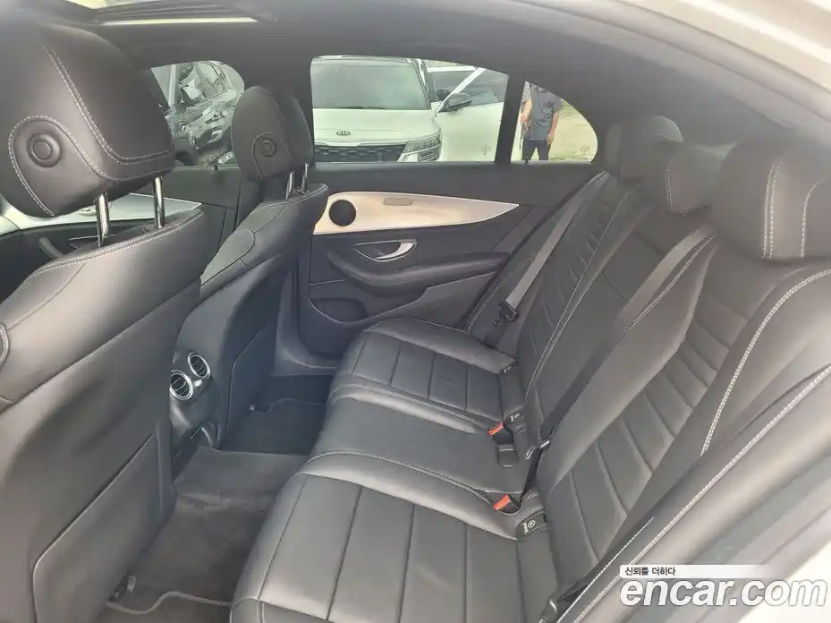 Mercedes-Benz E-Class 2020 2.0 гидро, фото 17