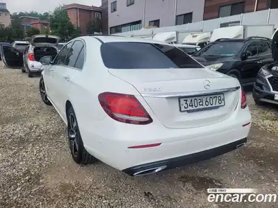 Mercedes-Benz E-Class 2020 2.0 гидро, миниатюра 2