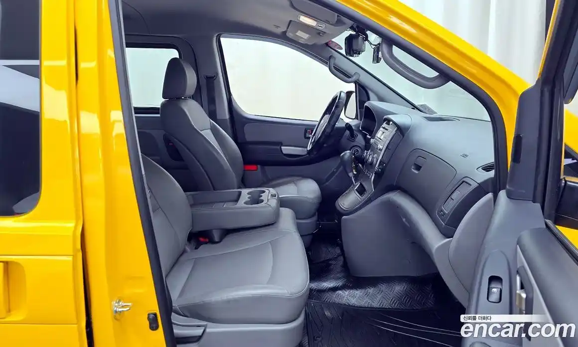 Hyundai Starex 2014 2.5 Автомат в Москве № 971898, фото 11