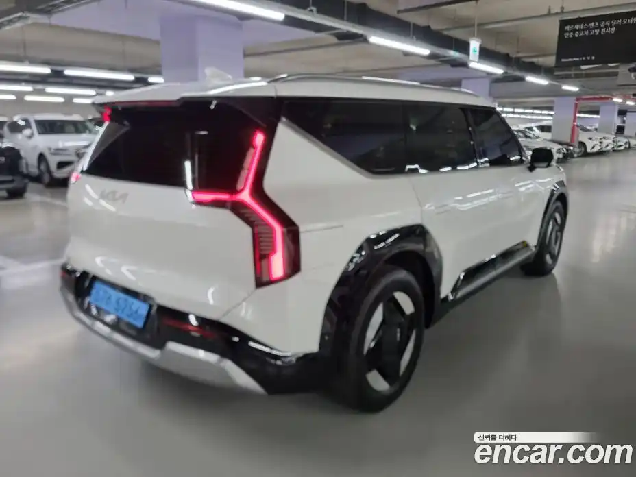 Kia EV9 2023 0.2 Автомат в Москве № 972685, фото 3