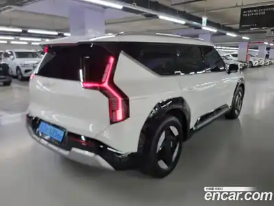 Kia EV9 2023 0.2 Автомат в Москве № 972685, миниатюра 3