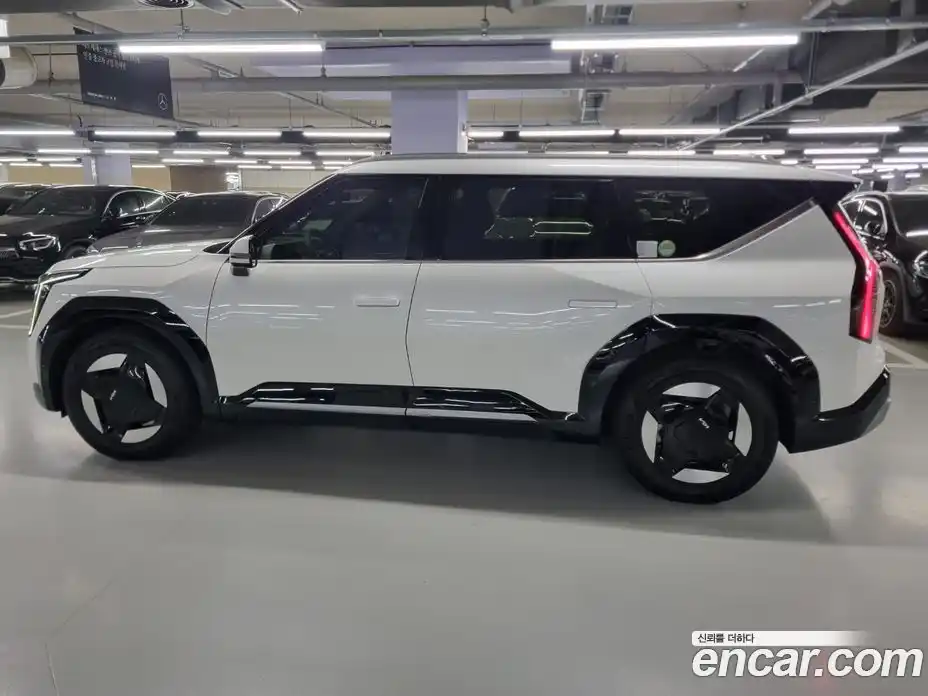 Kia EV9 2023 0.2 Автомат в Москве № 972685, фото 6