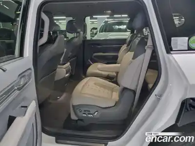 Kia EV9 2023 0.2 Автомат в Москве № 972685, миниатюра 10