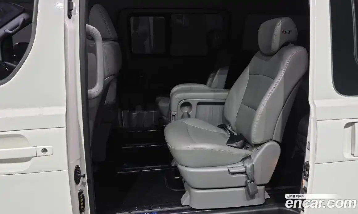 Hyundai Starex 2018 2.5 Автомат в Москве № 1002006, фото 11