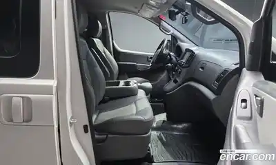 Hyundai Starex 2018 2.5 Автомат в Москве № 1002006, миниатюра 12