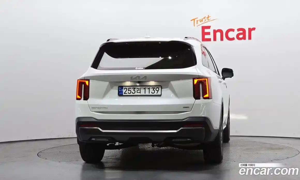 Kia Sorento 2023 1.6 Автомат в Москве № 1002964, фото 4