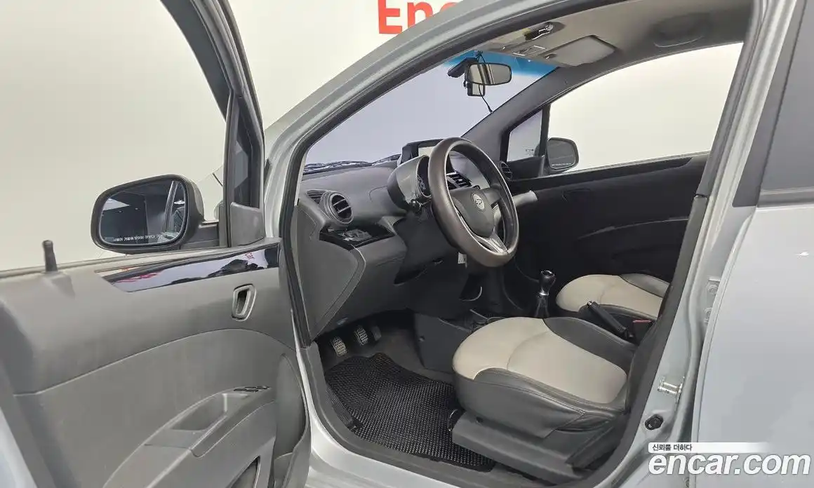 Chevrolet Spark 2012 1.0 Механическая в Москве № 1012472, фото 11