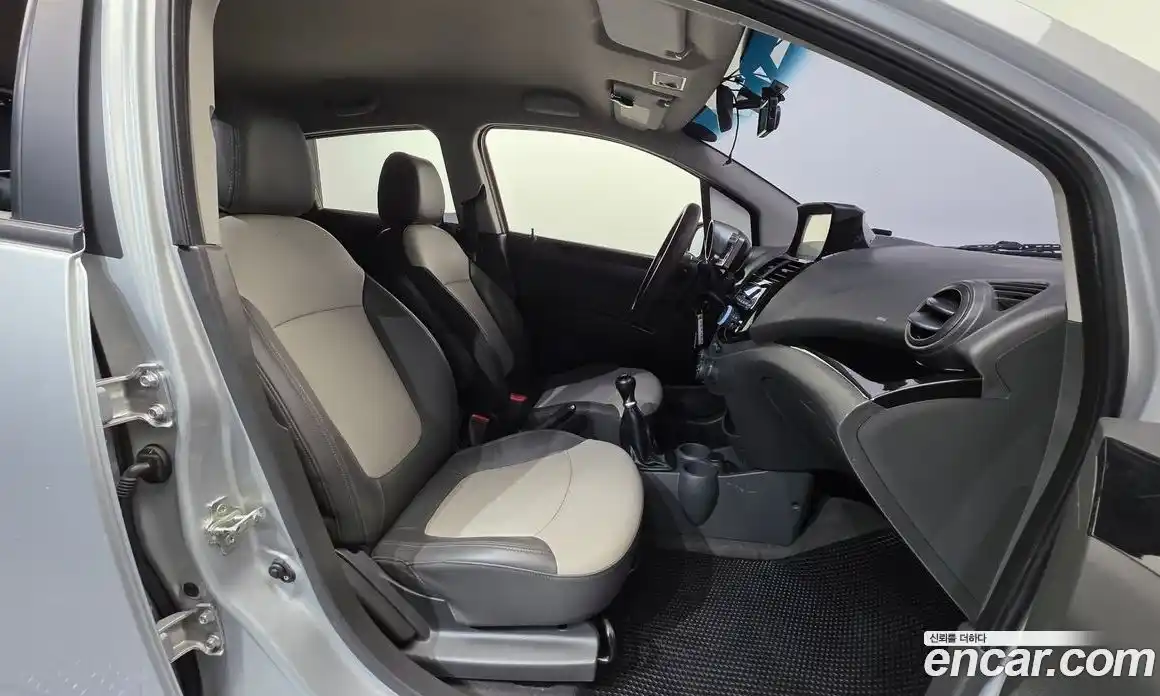 Chevrolet Spark 2012 1.0 Механическая в Москве № 1012472, фото 10