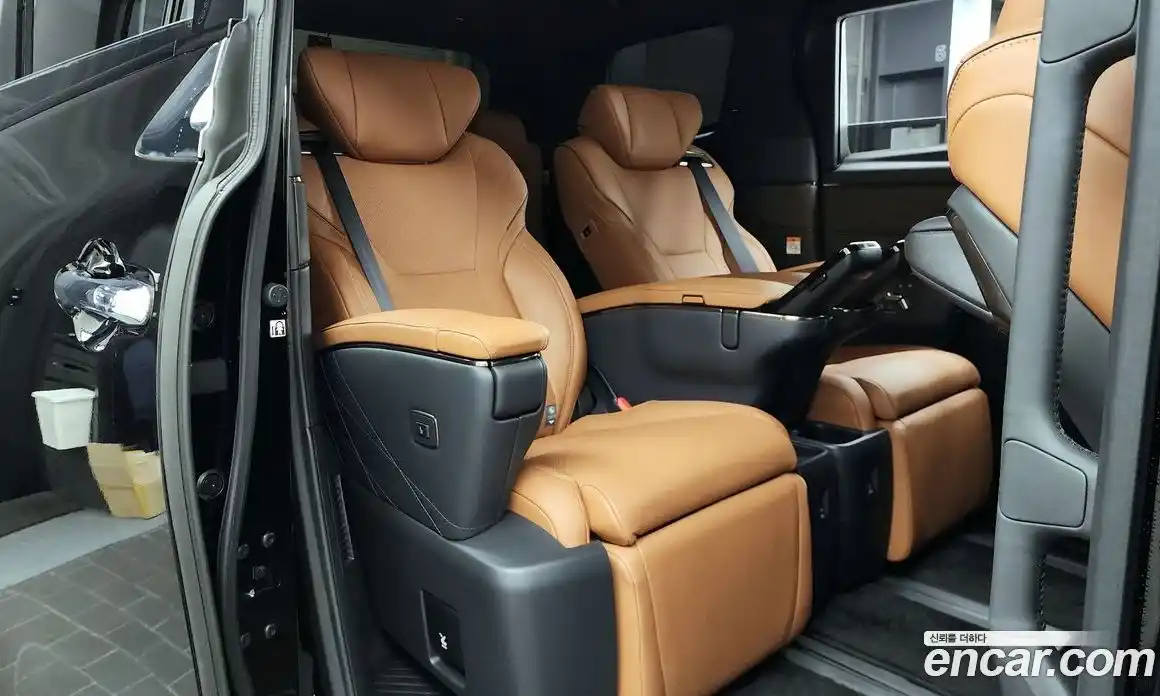 Toyota Alphard 2024 2.5 гидро в Москве № 1015166, фото 11
