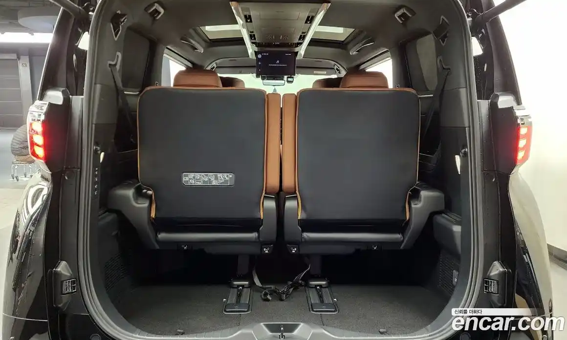 Toyota Alphard 2024 2.5 гидро в Москве № 1015166, фото 19
