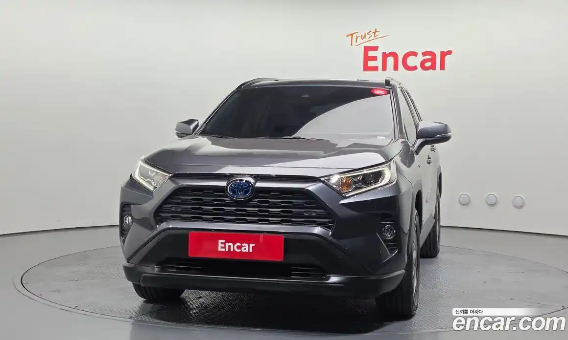 Toyota RAV4 2021 2.5 гидро в Москве № 1015201, фото 3