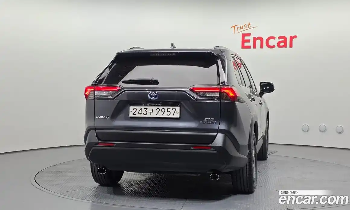 Toyota RAV4 2021 2.5 гидро в Москве № 1015201, фото 4