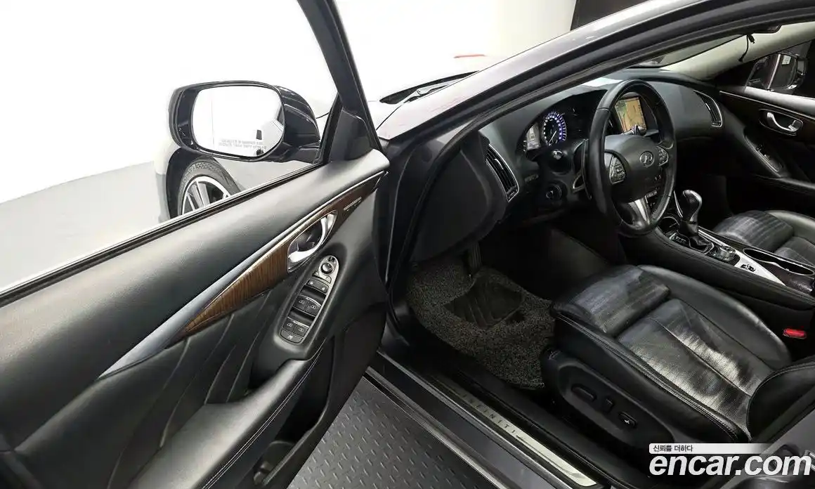 Infiniti Q50 2016 3.5 гидро в Москве № 1015737, фото 11