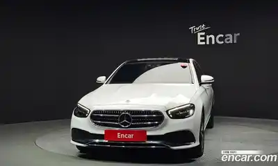 Mercedes-Benz E-Class 2022 2.0 гидро в Москве № 142021, миниатюра 3