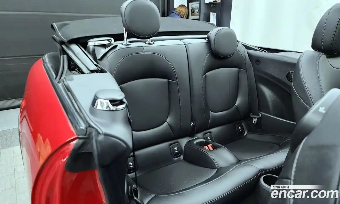 Mini Cooper Convertible 2017 1.5 гидро в Москве № 157337, фото 12