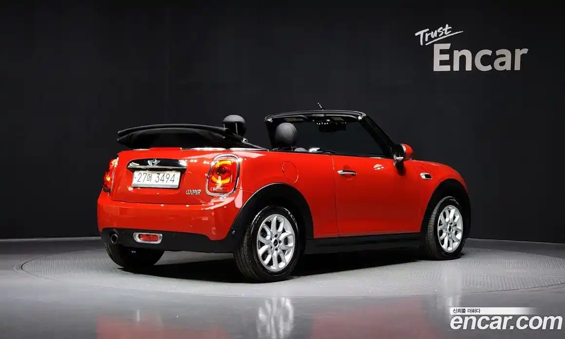 Mini Cooper Convertible 2017 1.5 гидро в Москве № 157337, фото 2