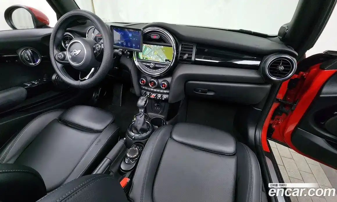 Mini Cooper Convertible 2017 1.5 гидро в Москве № 157337, фото 7