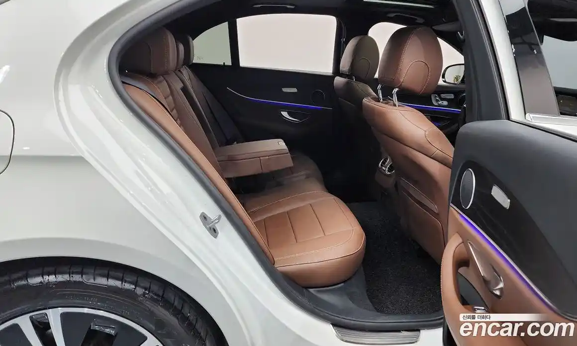 Mercedes-Benz E-Class 2022 2.0 гидро в Москве, фото 12