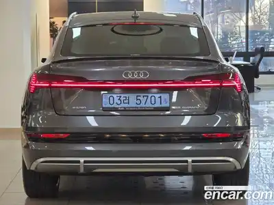 Audi e-tron 2021 гидро в Москве № 164114, миниатюра 4