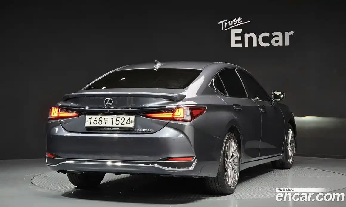 Lexus ES 2023 2.5 гидро в Москве № 168161, фото 2
