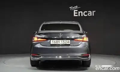 Lexus ES 2023 2.5 гидро в Москве № 168161, миниатюра 4