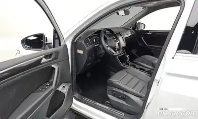 Volkswagen Tiguan 2022 2.0 гидро в Москве № 168390, миниатюра 11