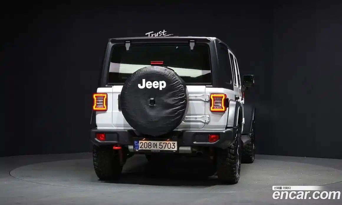 Jeep Wrangler 2023 2.0 гидро в Москве № 169420, фото 4