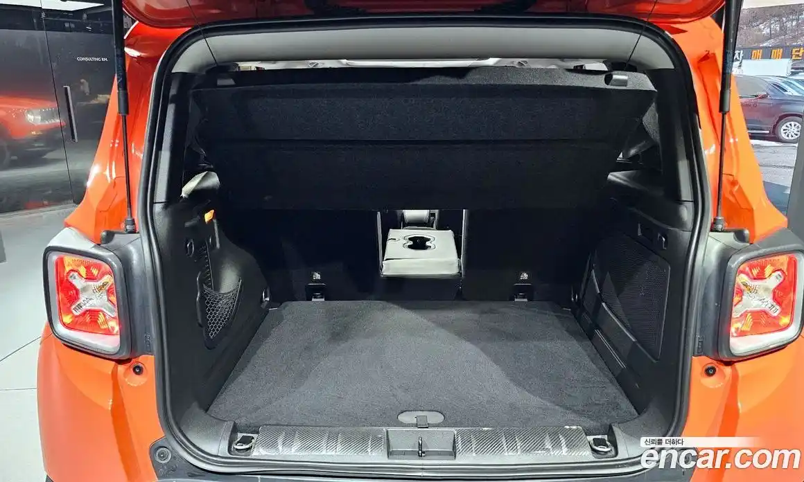 Jeep Renegade 2018 2.0 гидро в Москве № 169857, фото 20