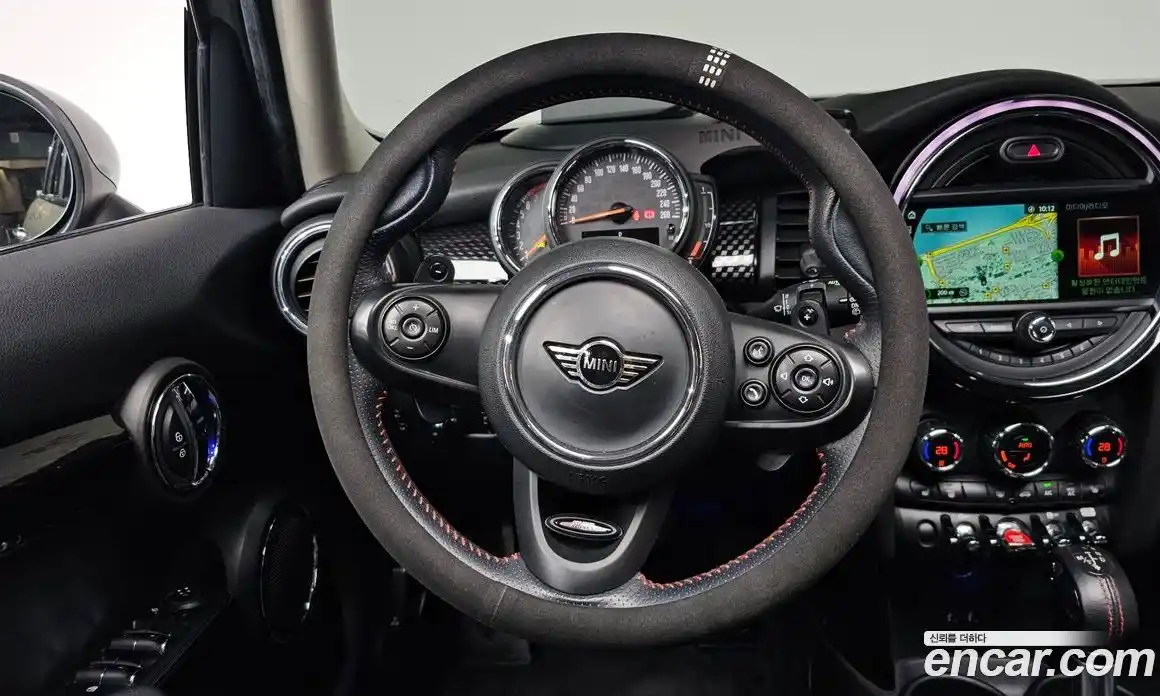 Mini Cooper 2018 2.0 гидро в Москве № 187091, фото 12