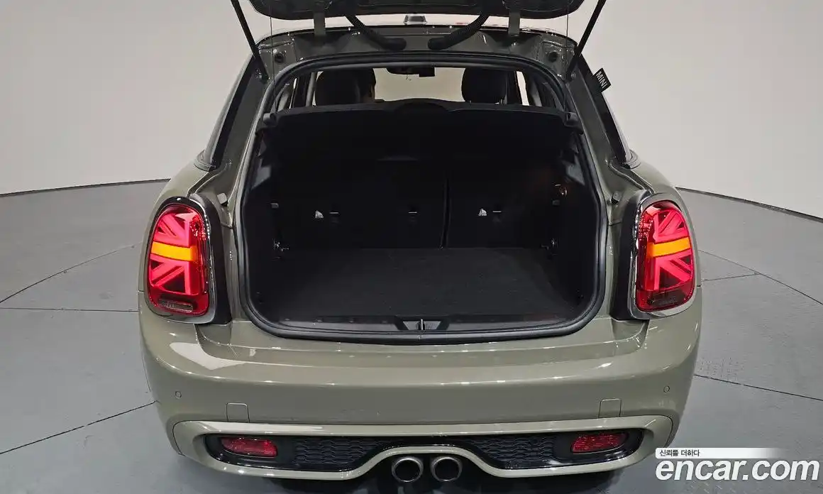 Mini Cooper 2018 2.0 гидро в Москве № 187091, фото 19