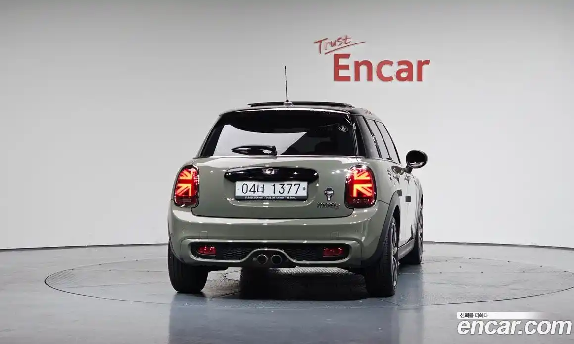 Mini Cooper 2018 2.0 гидро в Москве № 187091, фото 3