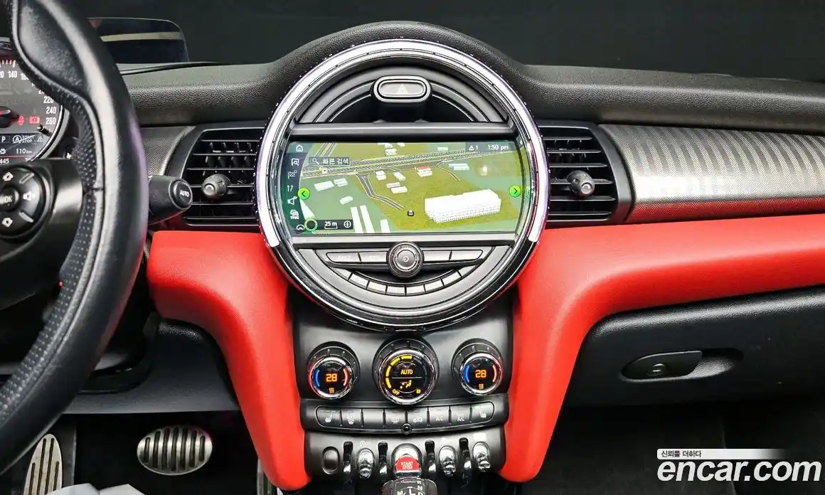 Mini Cooper Convertible 2018 2.0 гидро в Москве № 191243, фото 16