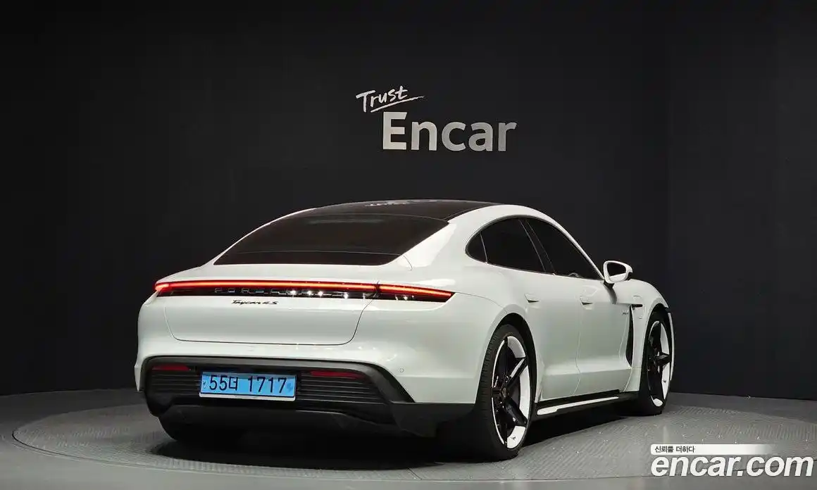 Porsche Taycan 2022 0.1 гидро в Москве № 197483, фото 2
